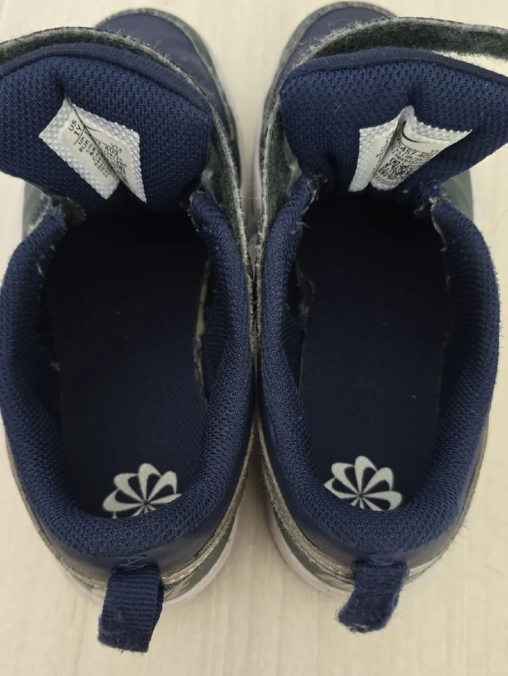 Nike Kids Court Borough Navy Dark Green Silver Hook-and-Loop Low-Top Sneakers